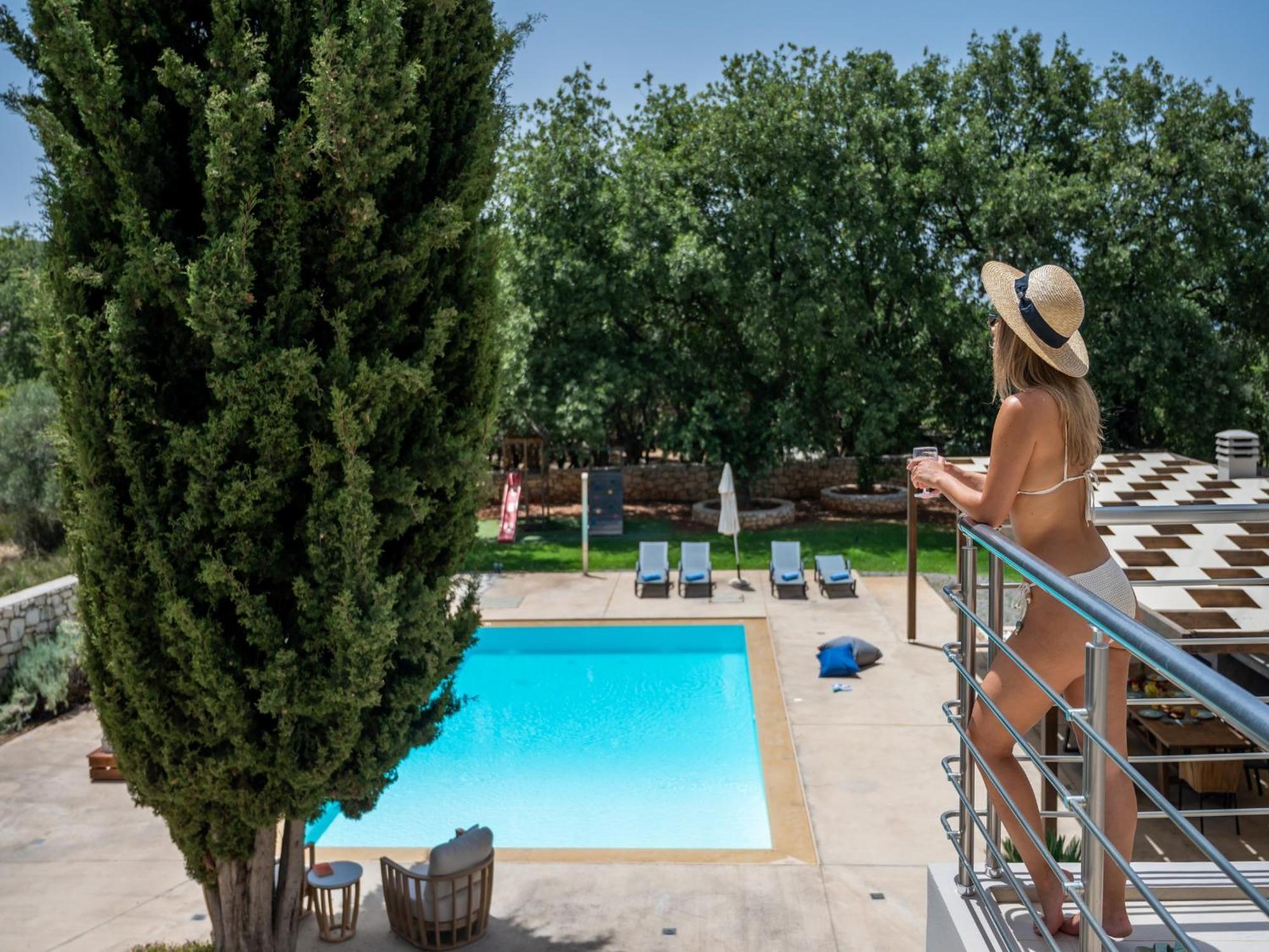 Villa Ellie - Heated Pool, Playground, Garden & Bbq! Vederoi Exteriér fotografie
