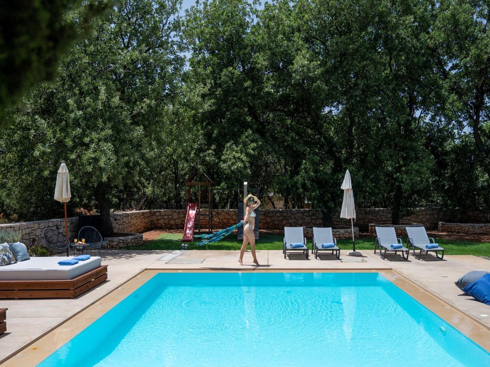 Villa Ellie - Heated Pool, Playground, Garden & Bbq! Vederoi Exteriér fotografie